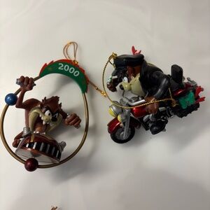 Warner Bros. Taz Drum and Motorcycle Figure Set